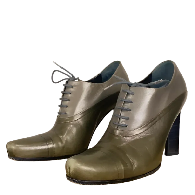 PRADA 90s Oxford Heels (7.5)