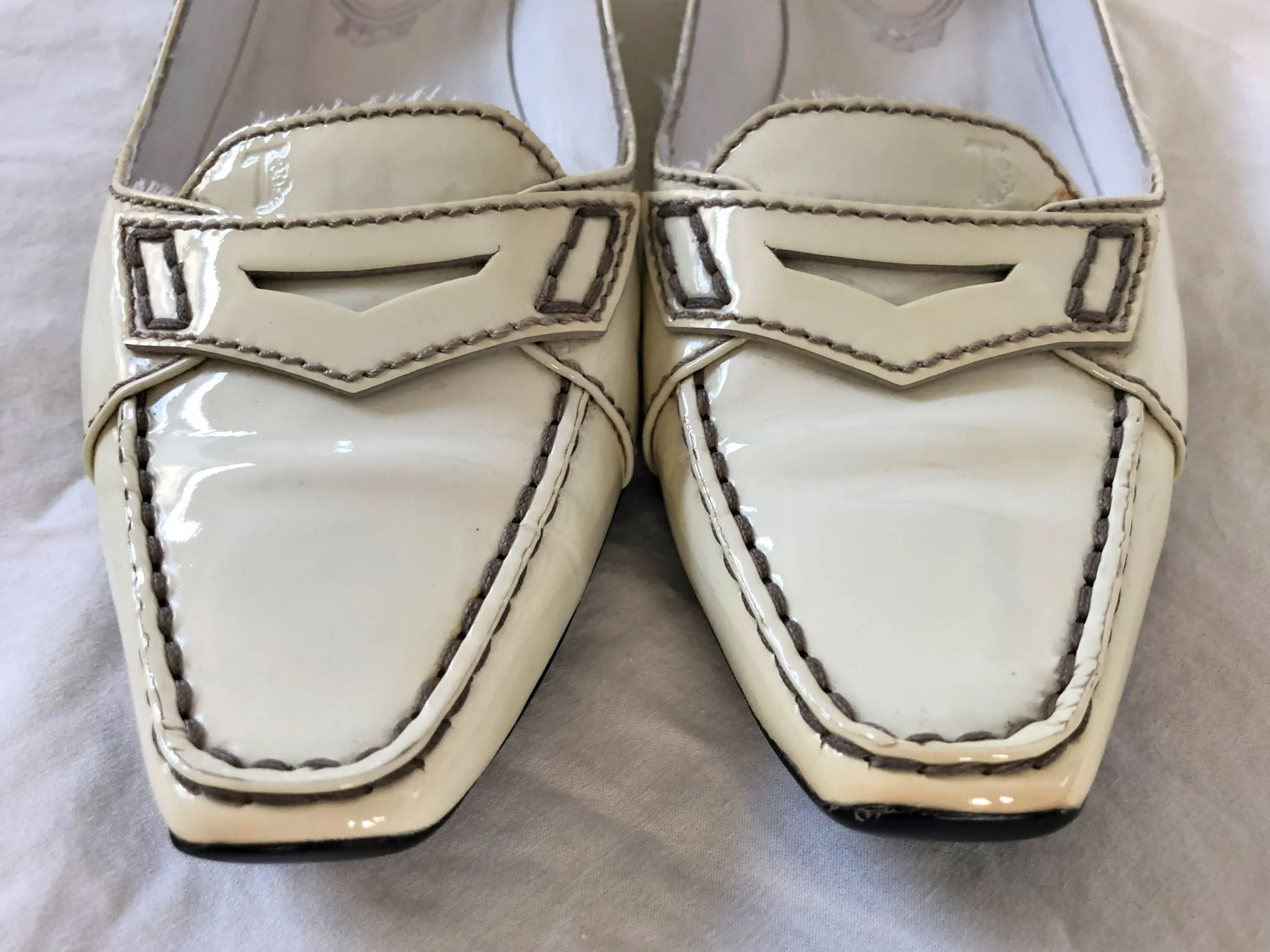 TOD'S Size 5 Ivory Patent Leather Loafers - $500 RETAIL
