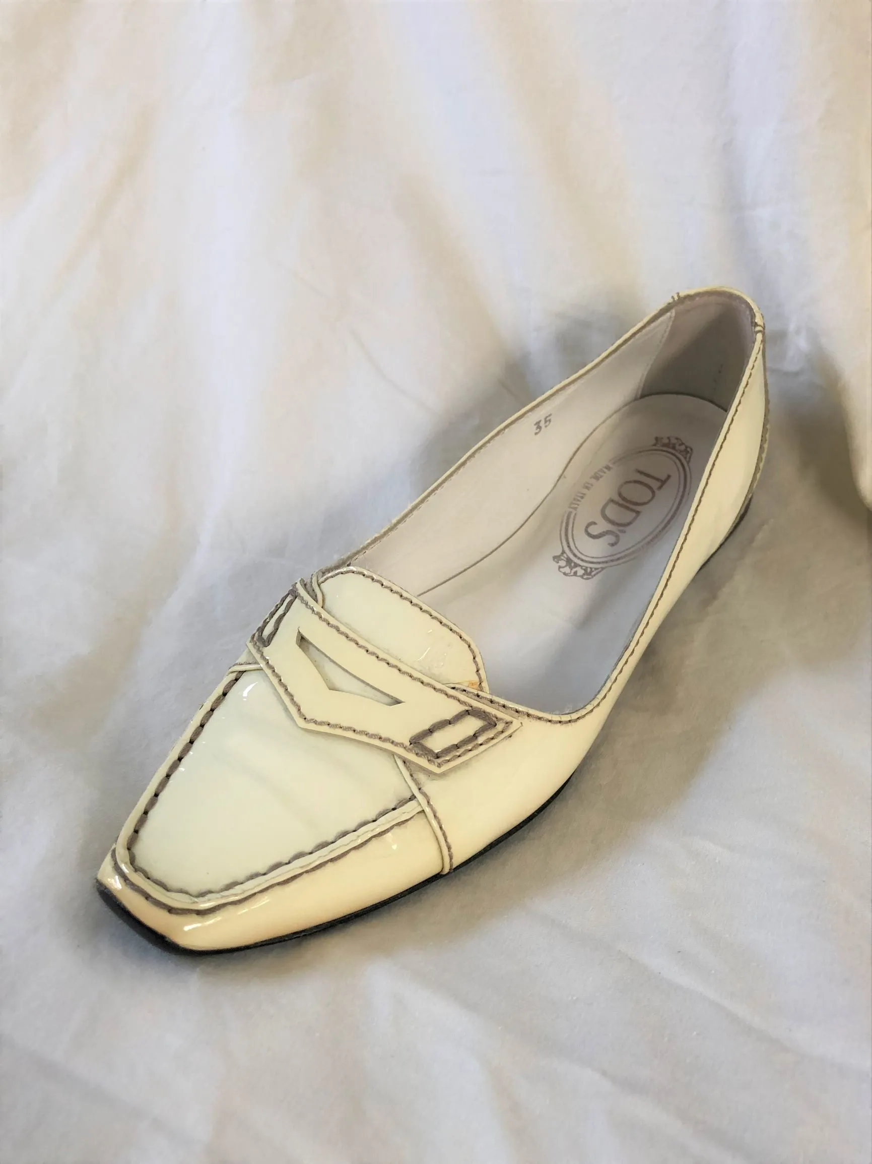 TOD'S Size 5 Ivory Patent Leather Loafers - $500 RETAIL