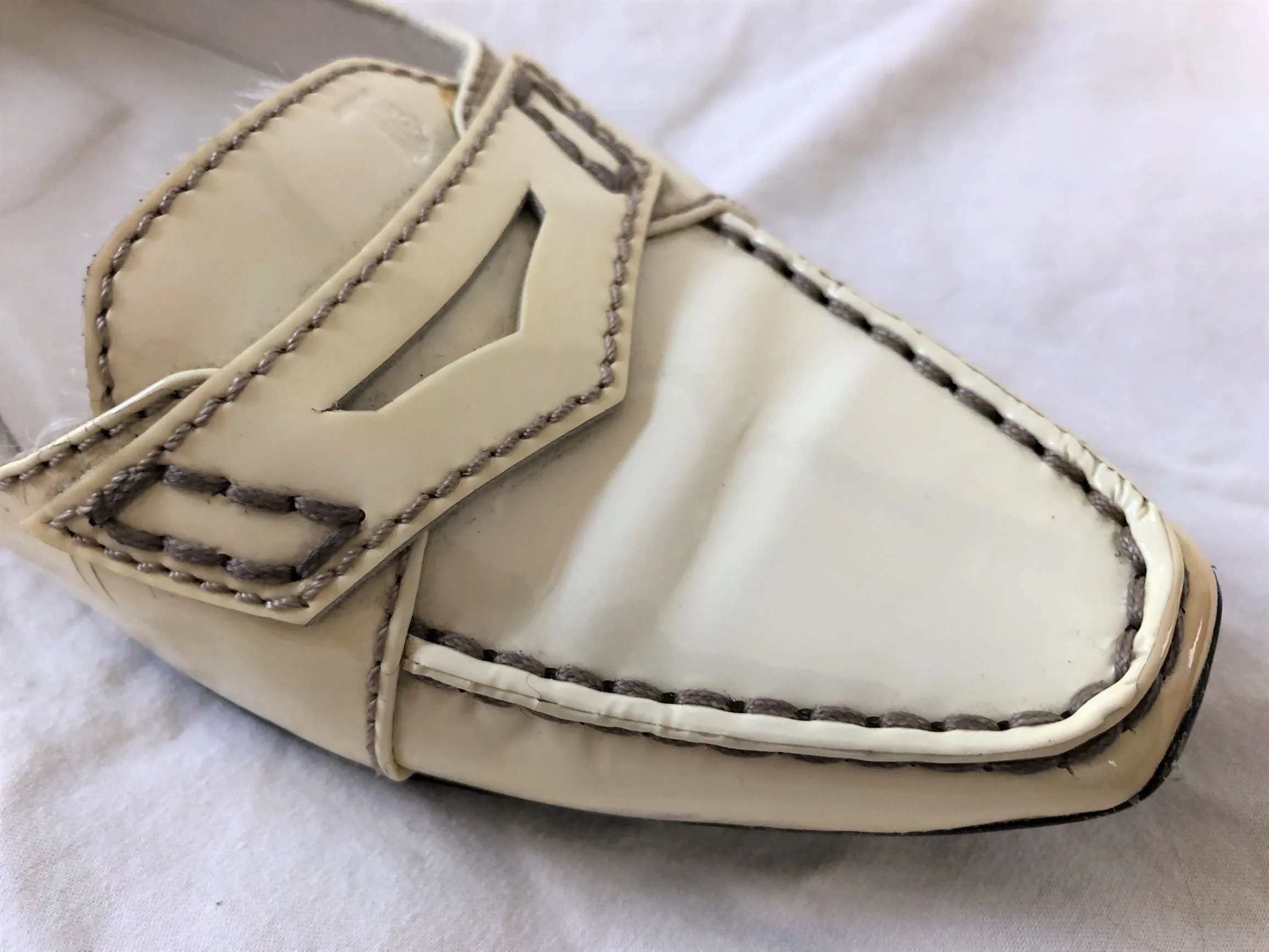 TOD'S Size 5 Ivory Patent Leather Loafers - $500 RETAIL